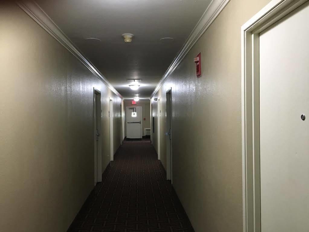 Super 8 By Wyndham Vicksburg Motel Bagian luar foto