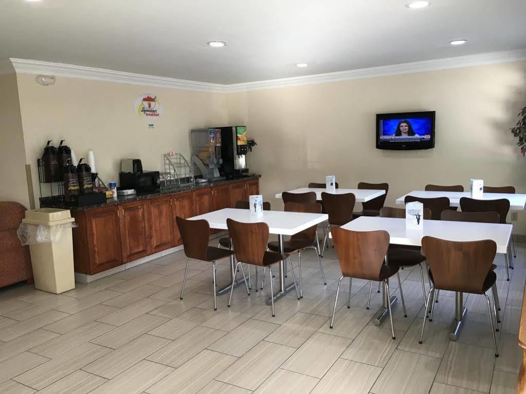 Super 8 By Wyndham Vicksburg Motel Bagian luar foto
