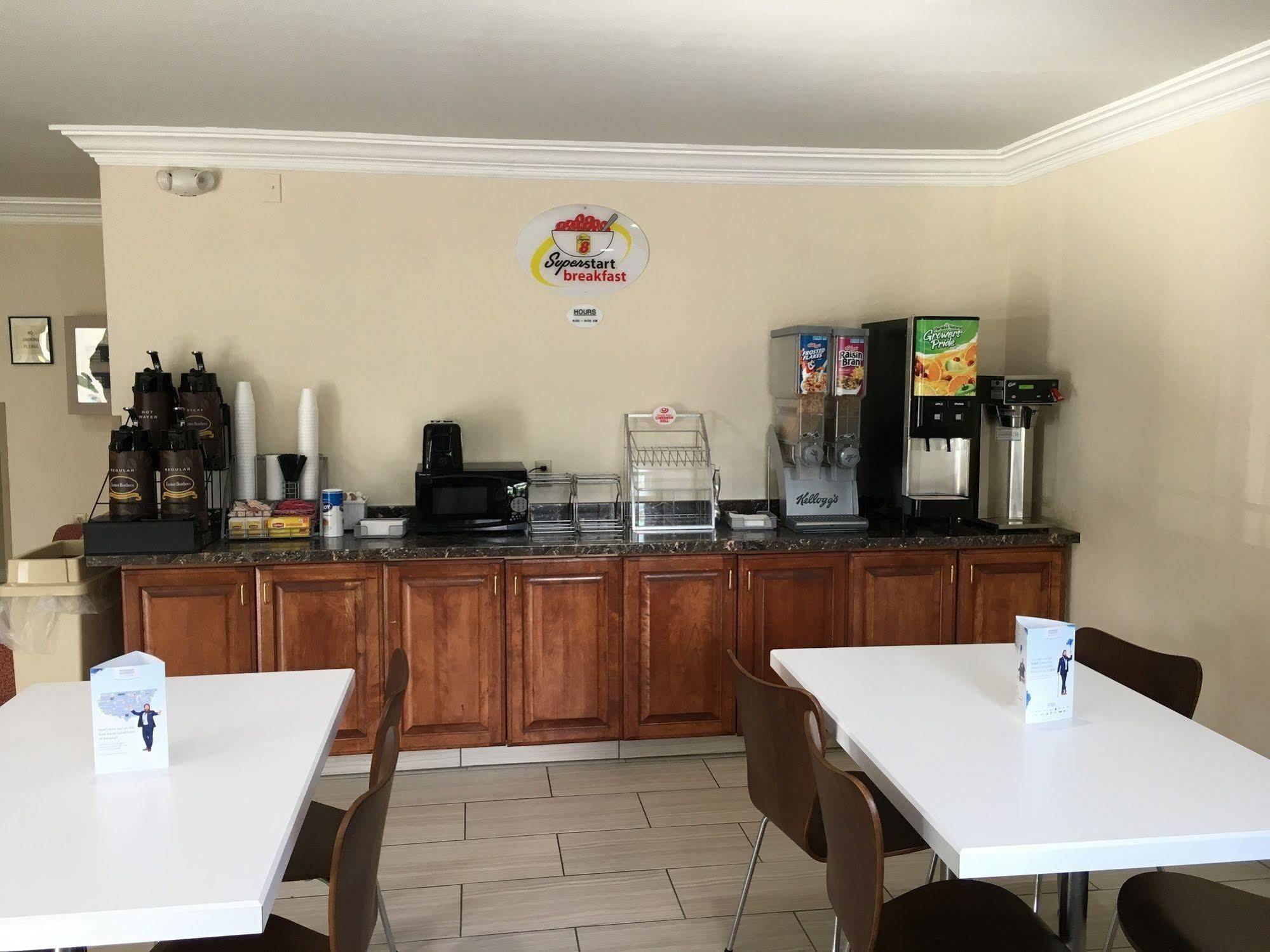 Super 8 By Wyndham Vicksburg Motel Bagian luar foto